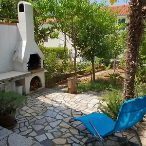 https://lavanda-punat.primorje-gorskikotar.com